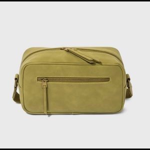 Universal Thread Camera Crossbody Bag